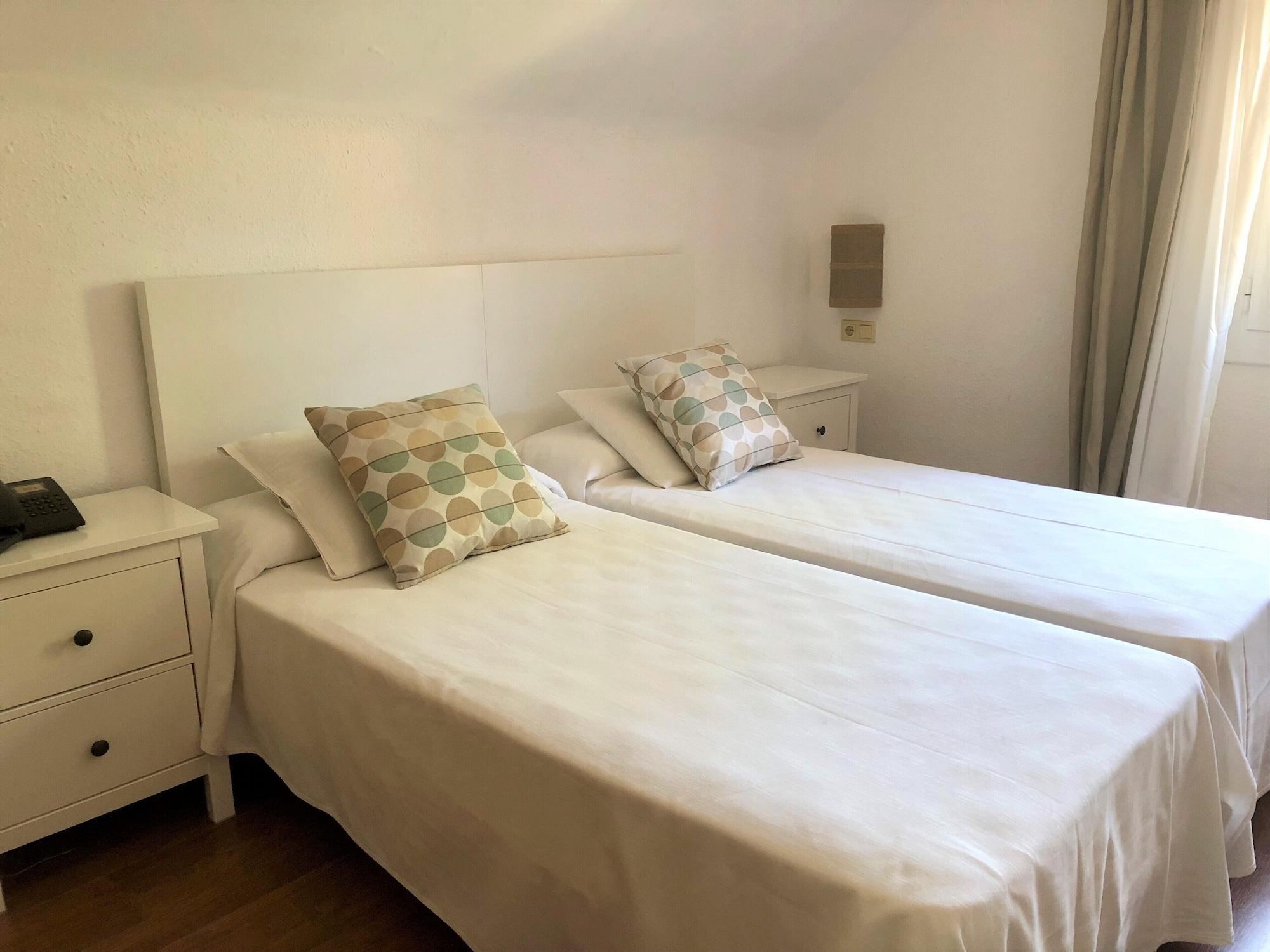 Hotel Capri 시체스 외부 사진
