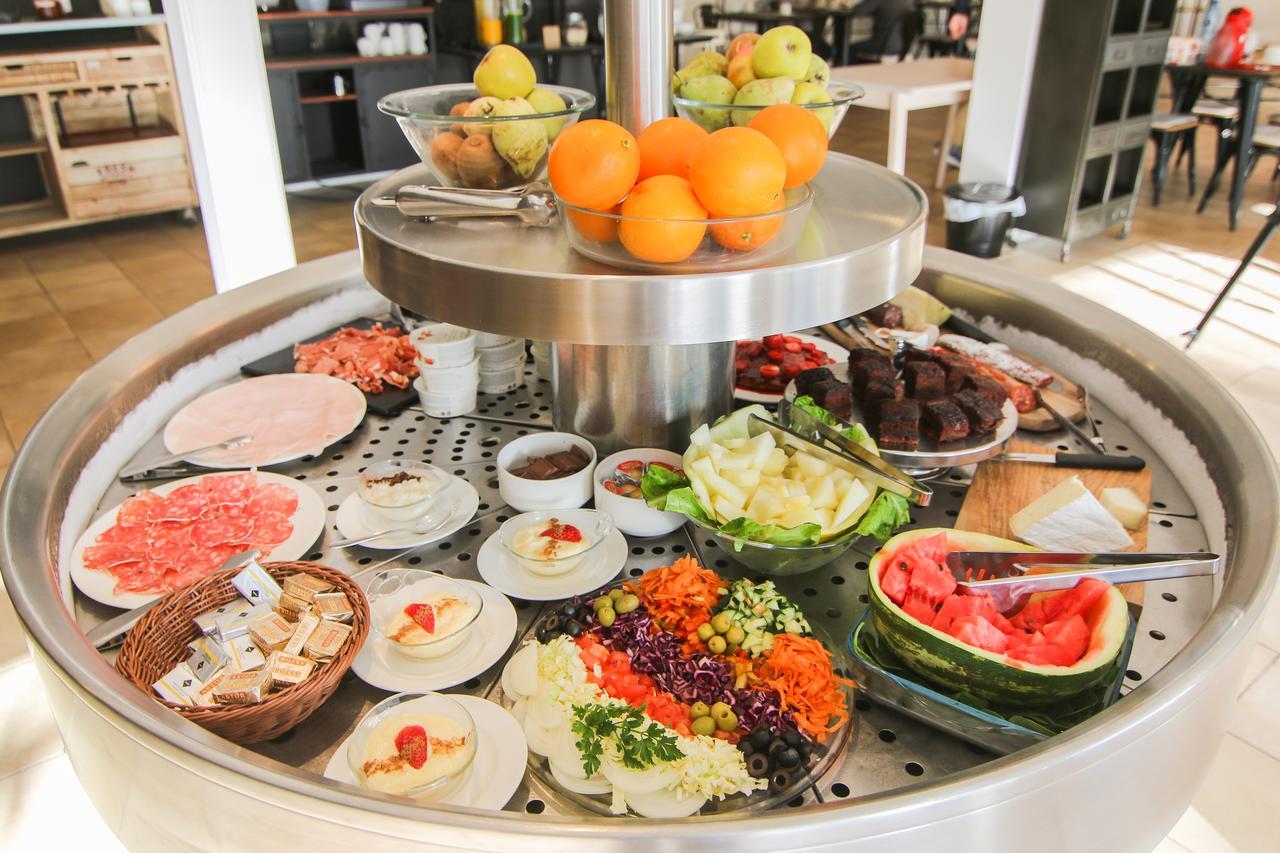 Hotel Capri 시체스 외부 사진