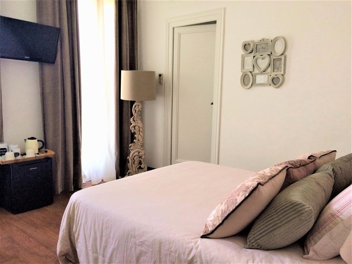 Hotel Capri 시체스 외부 사진
