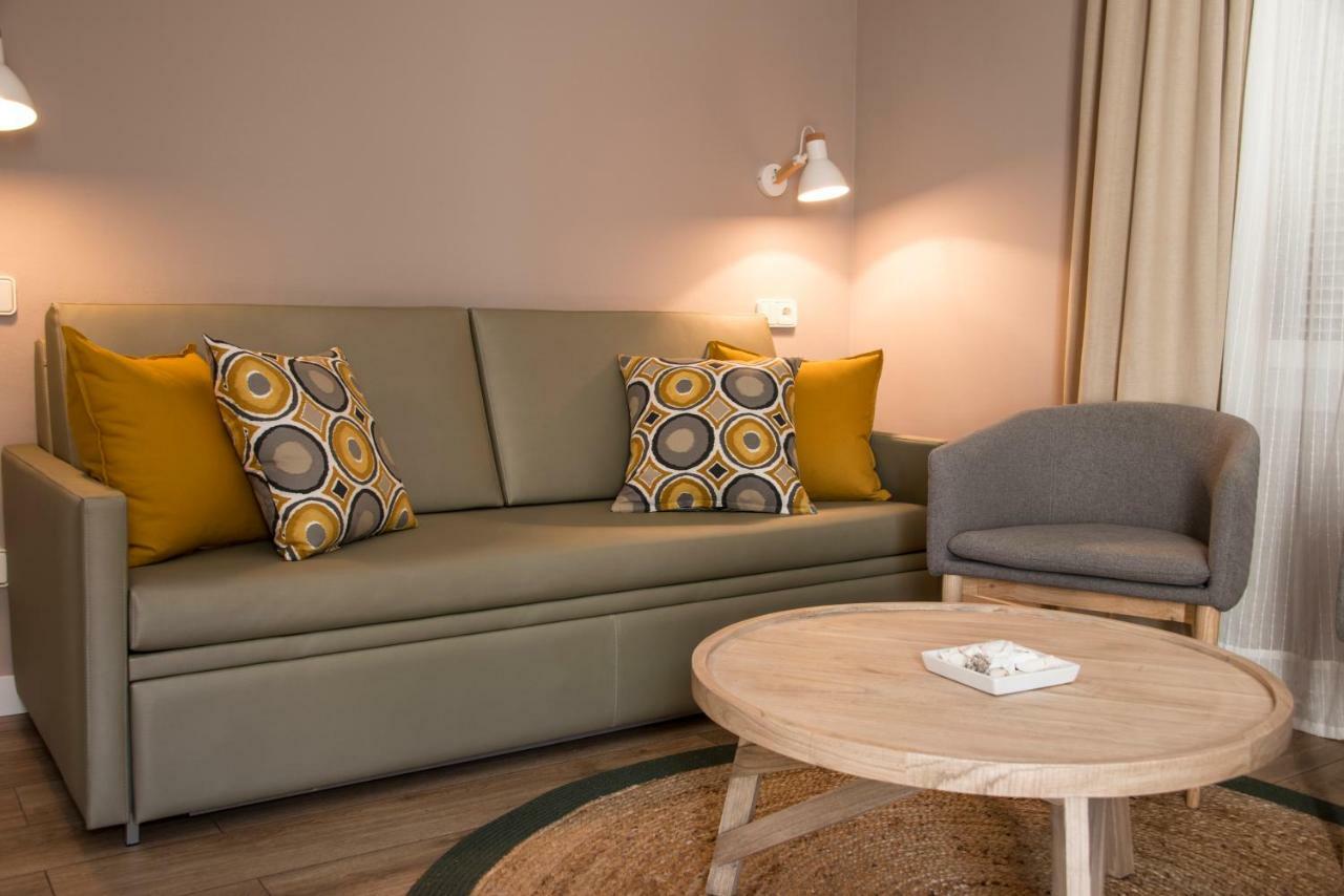 Hotel Capri 시체스 외부 사진