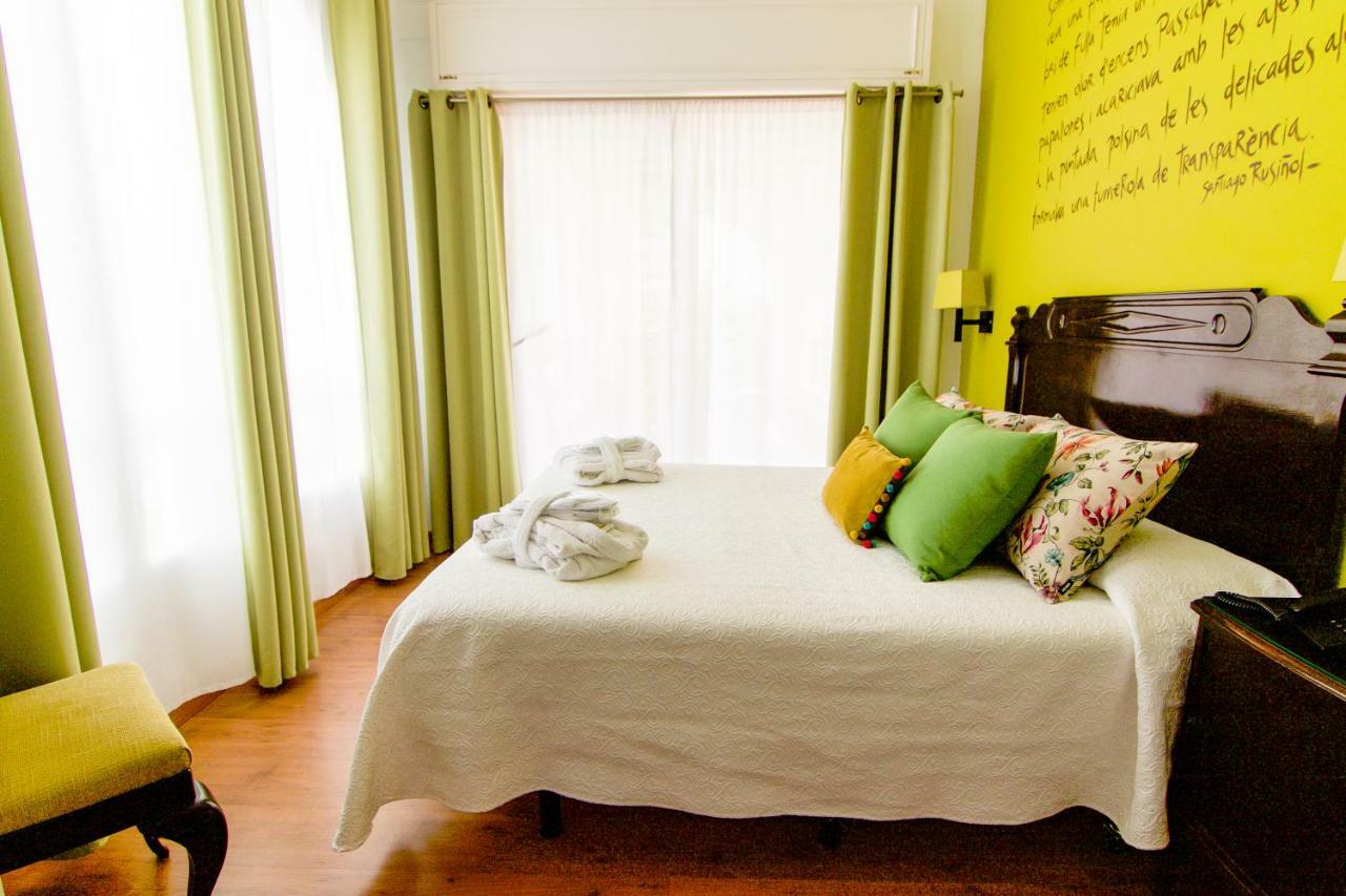 Hotel Capri 시체스 외부 사진